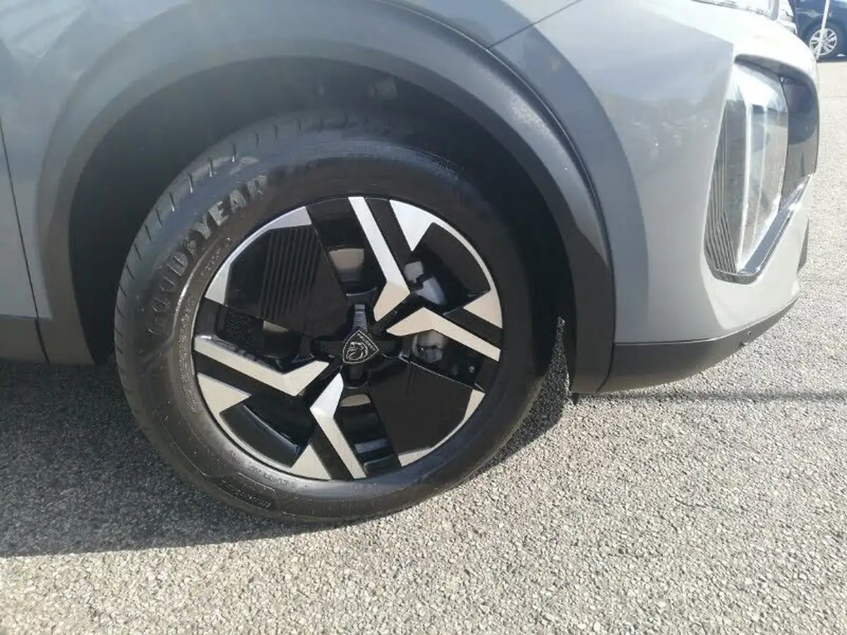 2024-peugeot-2008-suv-12-puretech-allure-130ps-big-8