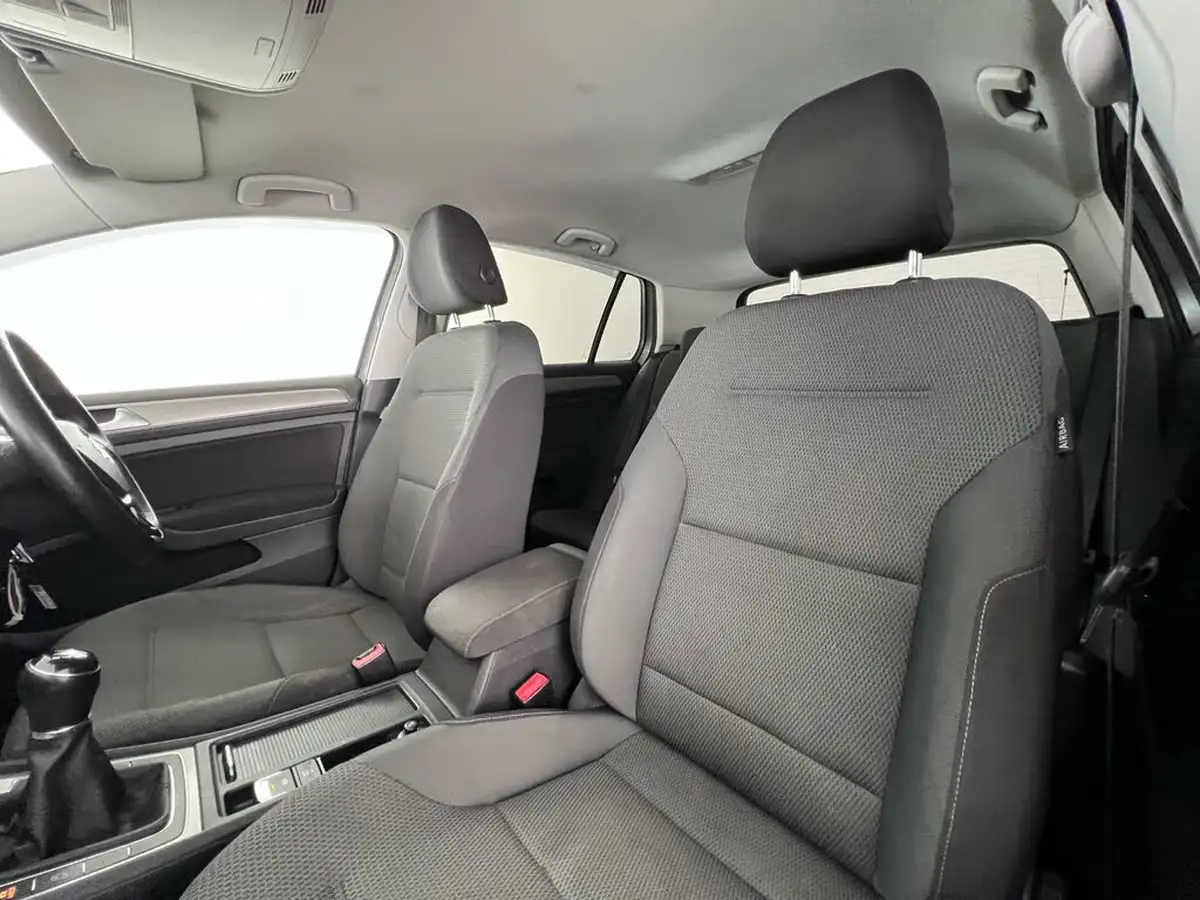 2014-volkswagen-golf-16tdi-se-ss-hatchback-5d-big-17