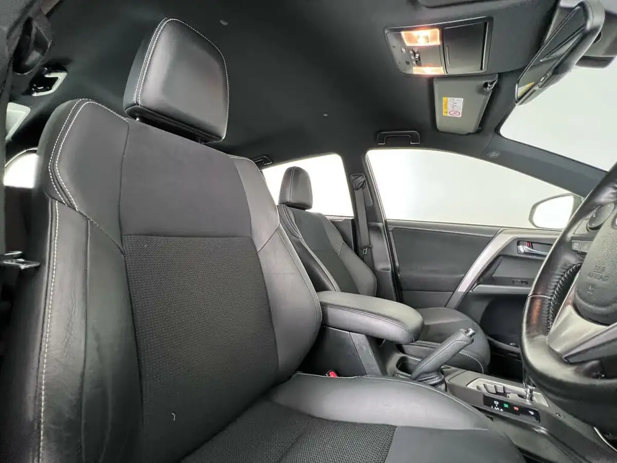 2017-toyota-rav4-25-vvt-i-icon-big-16