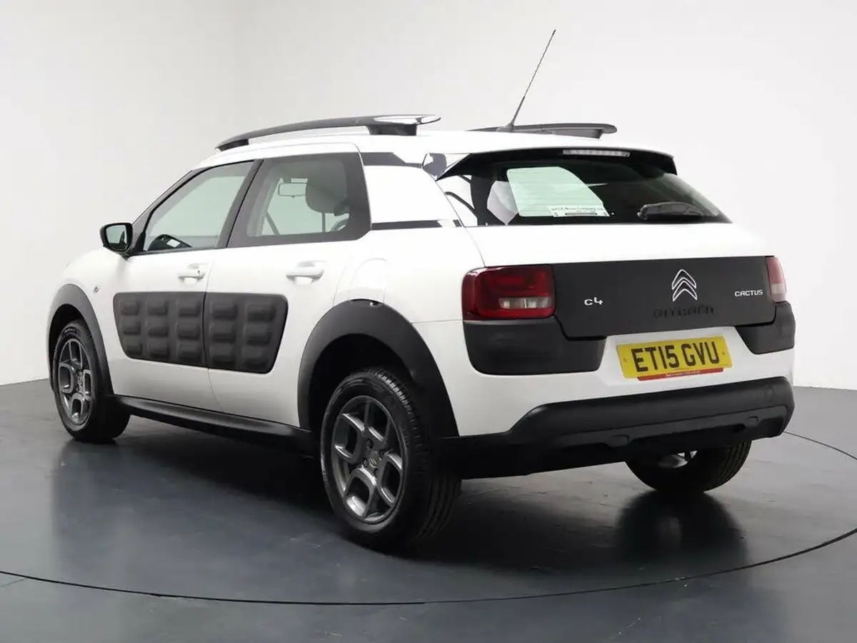 2015-citroen-c4-cactus-16bluehdi-feel-big-8