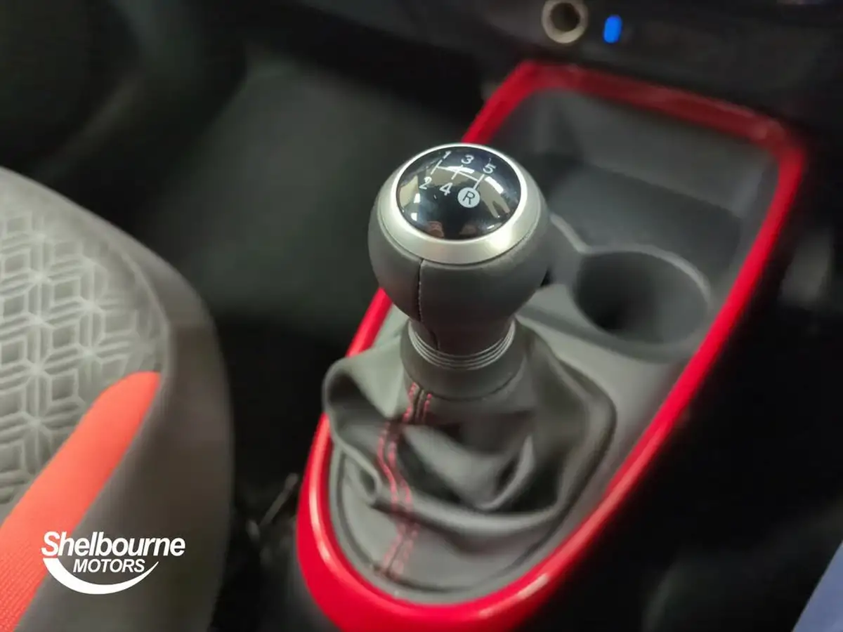 2024-toyota-aygo-x-10-vvt-i-edge-big-27