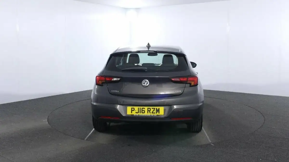 2016-vauxhall-astra-16cdti-elite-nav-136ps-ss-hatchback-big-5