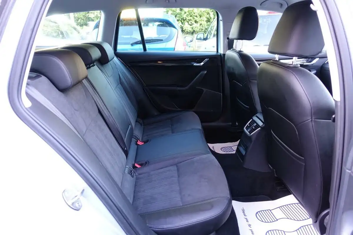 2019-skoda-octavia-16tdi-se-l-estate-dsg-big-17