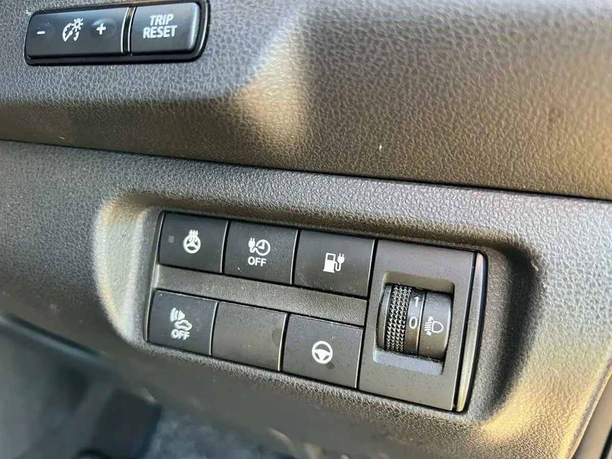 2021-nissan-leaf-e-tekna-big-15