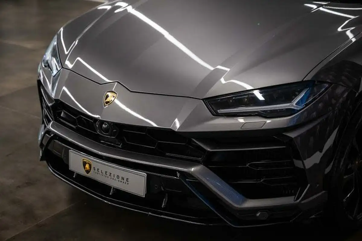 2022-lamborghini-urus-40-no-trim-big-19