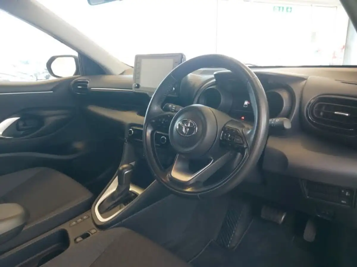 2022-toyota-yaris-15-vvt-i-design-big-11