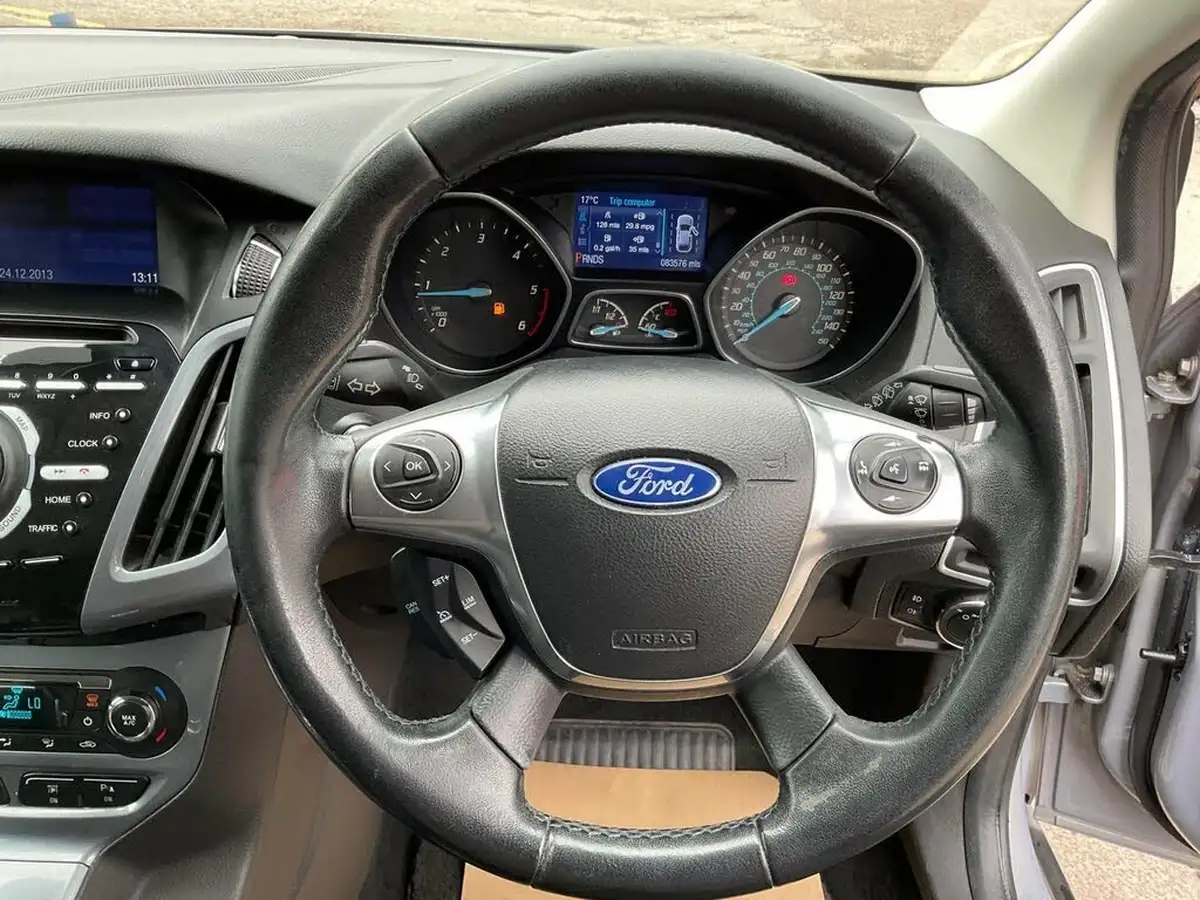 2013-ford-focus-20td-titanium-x-estate-powershift-big-17