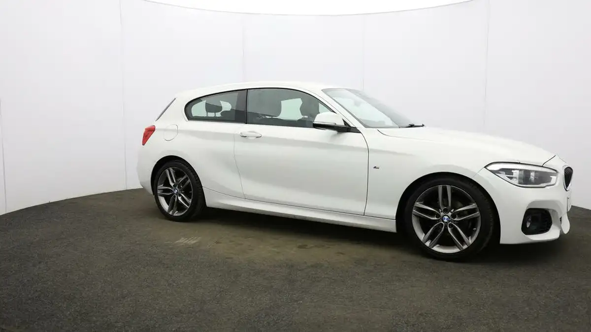 2018-bmw-1-series-15-118i-m-sport-3d-big-46