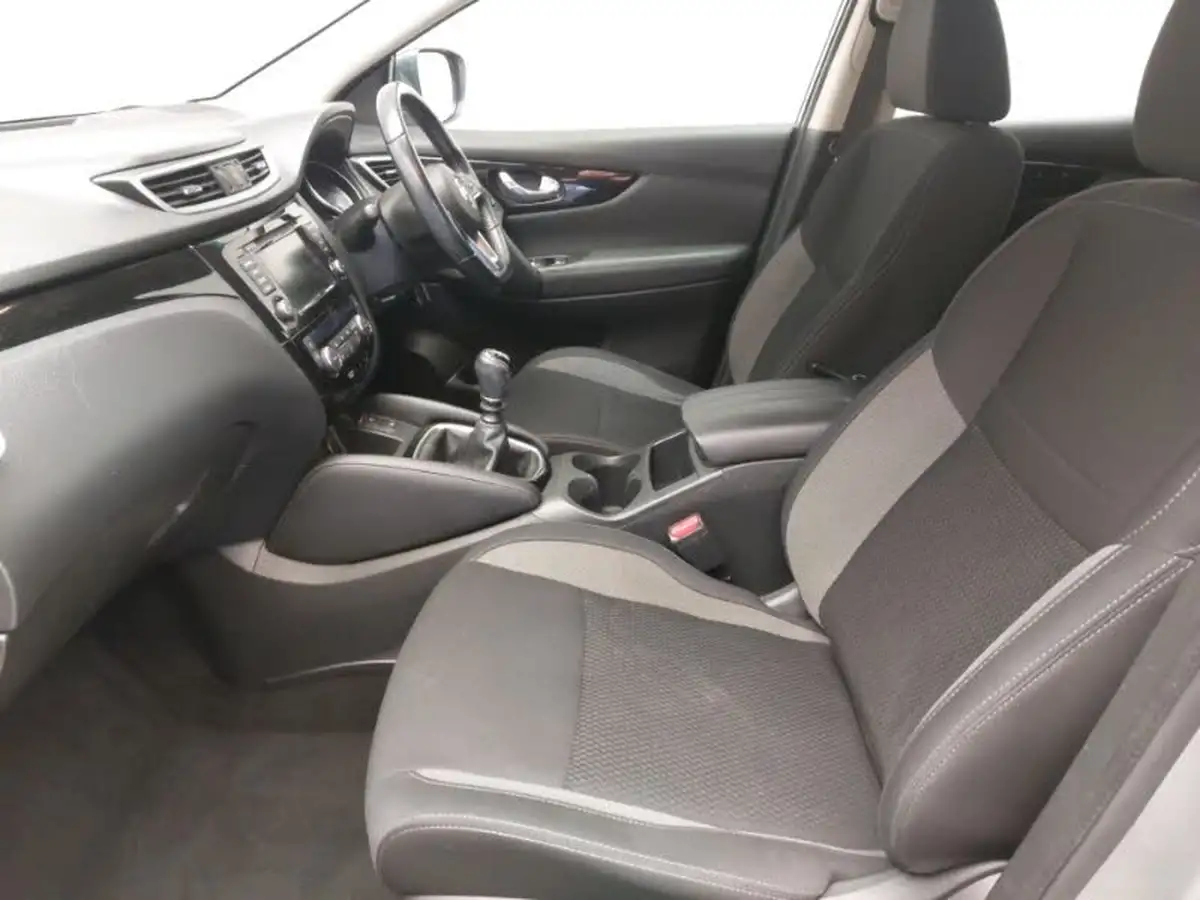 2018-nissan-qashqai-13-dig-t-acenta-premium-160ps-big-4