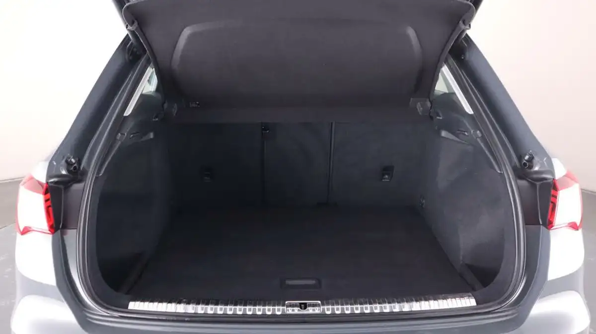 2019-audi-q3-15-35-tfsi-sport-cod-ss-station-wagon-1498cc-big-16