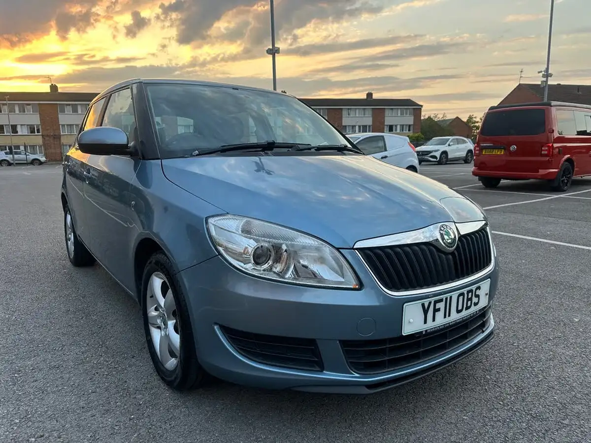 2011-skoda-fabia-12-se-105bhp-hatchback-1197cc-dsg-big-1