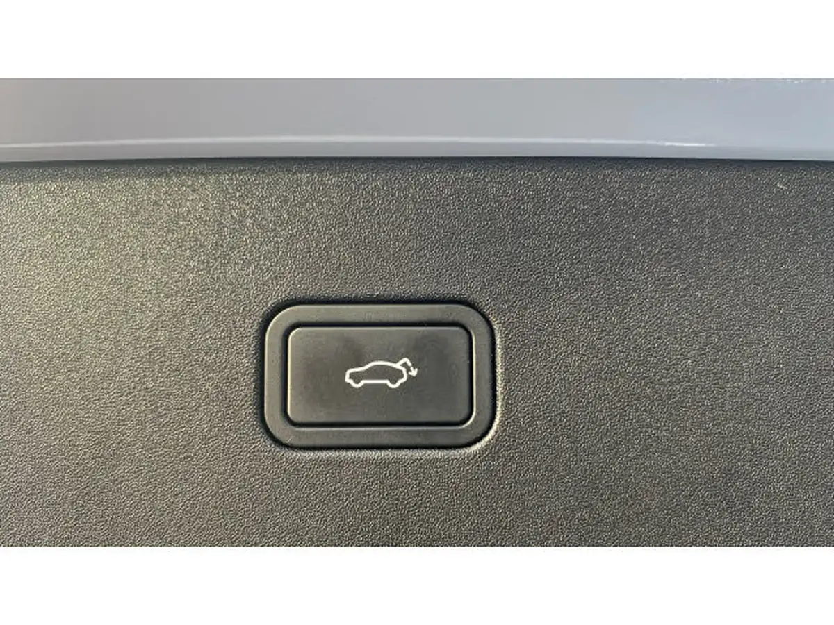 2024-volvo-ex30-e-single-motor-plus-extended-range-big-33