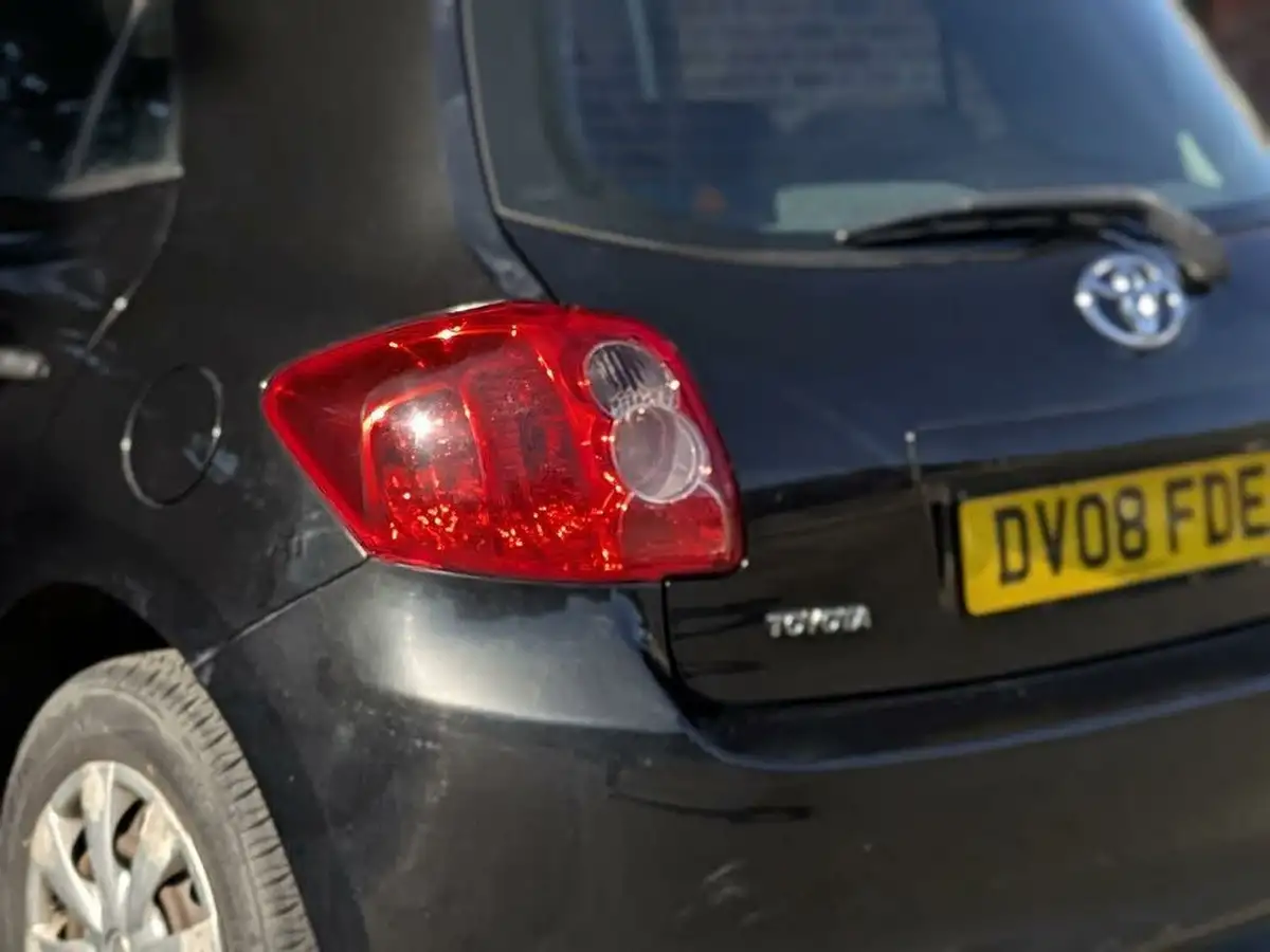2008-toyota-auris-14-t2-5d-big-20