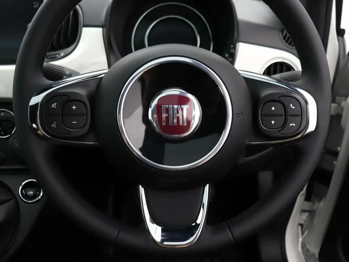 2024-fiat-500-10-top-big-36