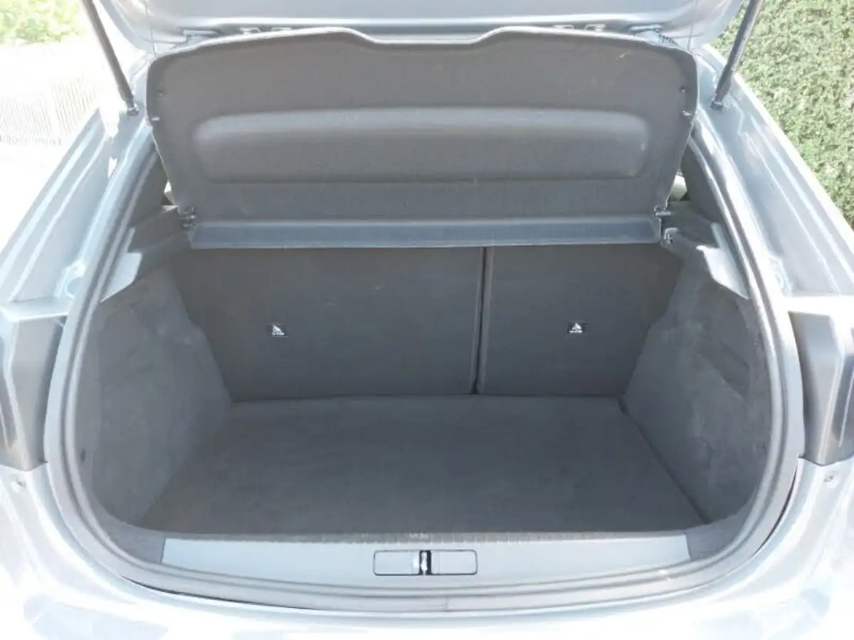 2024-peugeot-208-12-puretech-allure-big-7