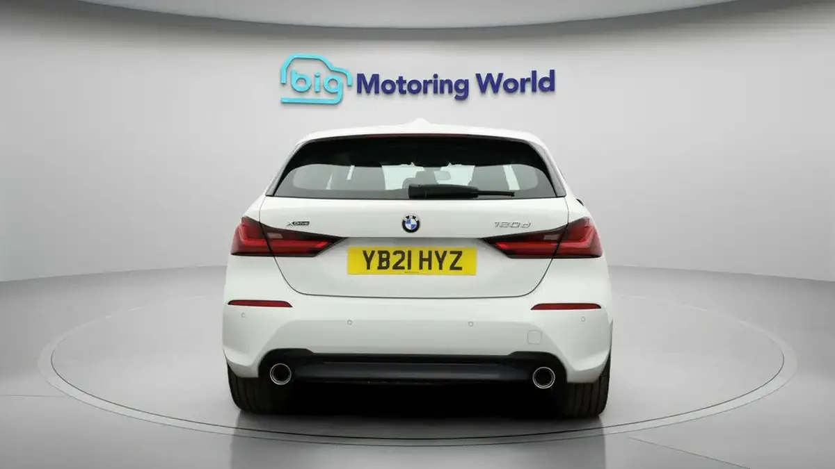 2021-bmw-1-series-20td-120d-xdrive-sport-lcp-big-5