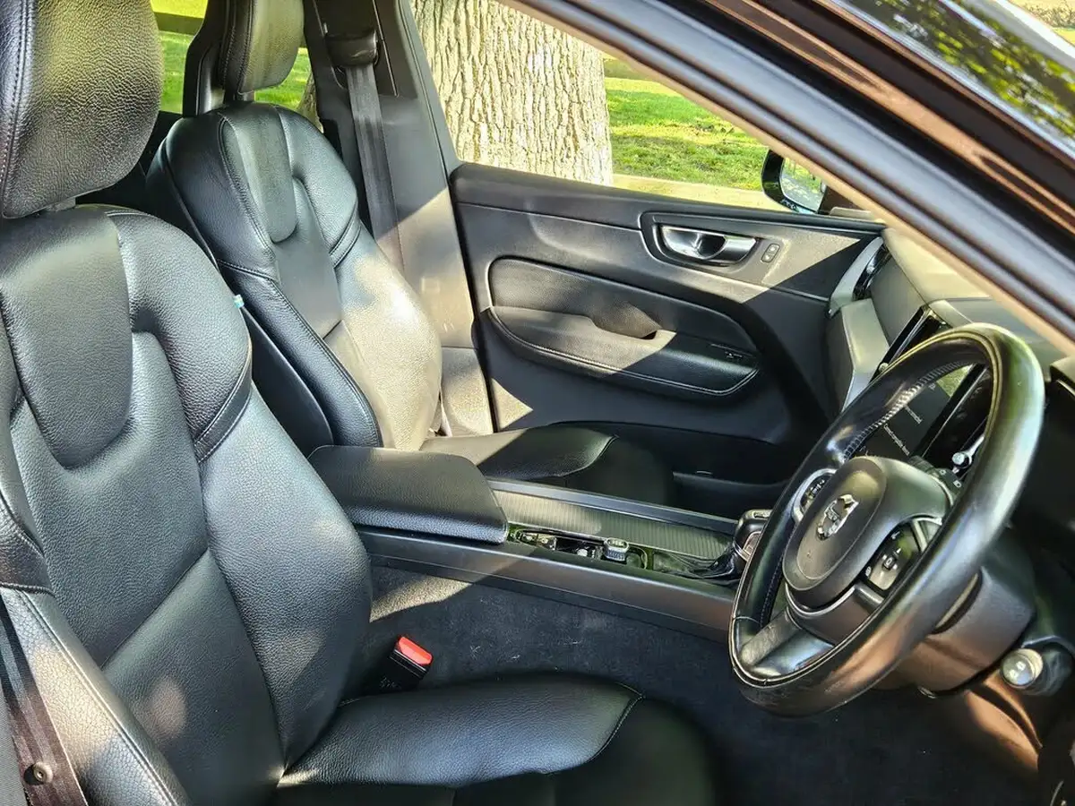 2018-volvo-xc60-20td-d4-momentum-pro-awd-geartronic-big-30