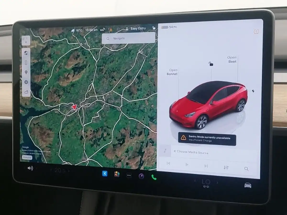 2022-tesla-model-y-e-long-range-big-9