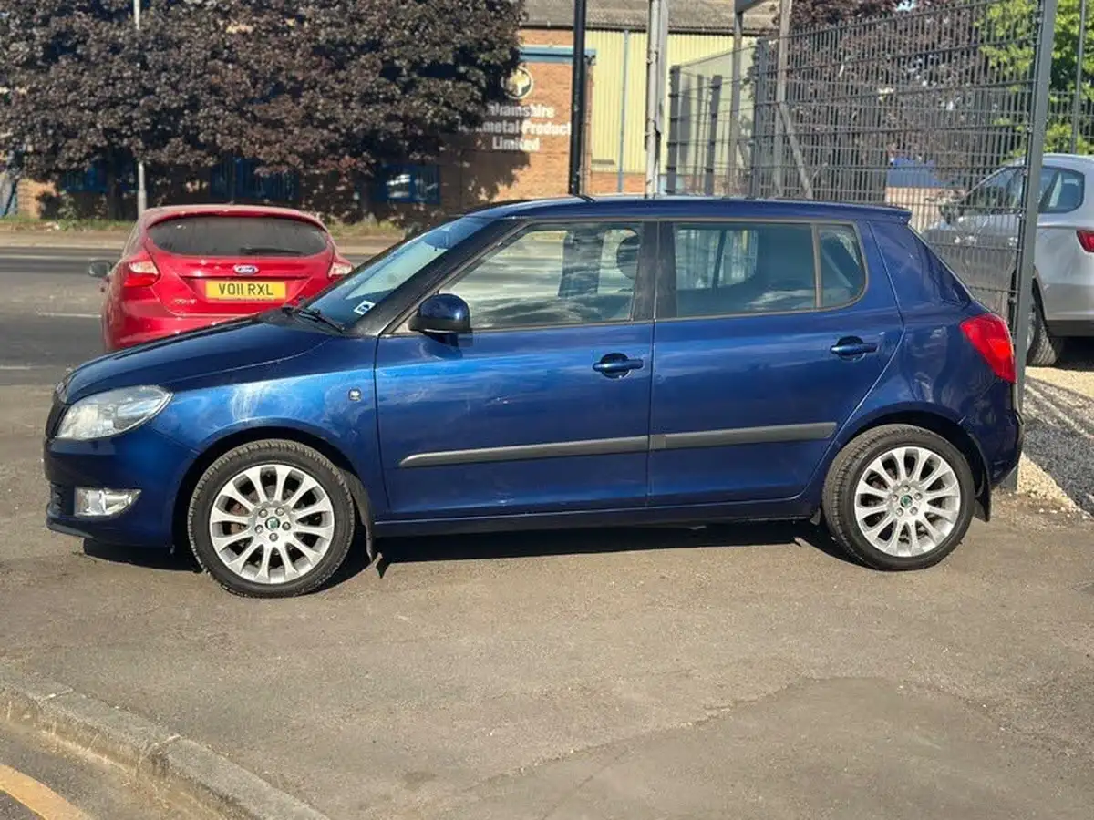 2010-skoda-fabia-12-elegance-85bhp-hatchback-1198cc-big-16
