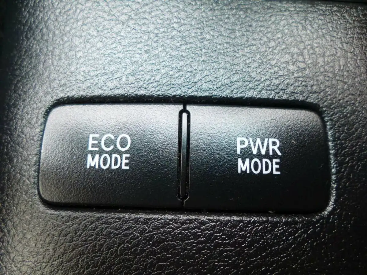 2021-toyota-hi-lux-24d-4d-invincible-150hpeu6d-big-55