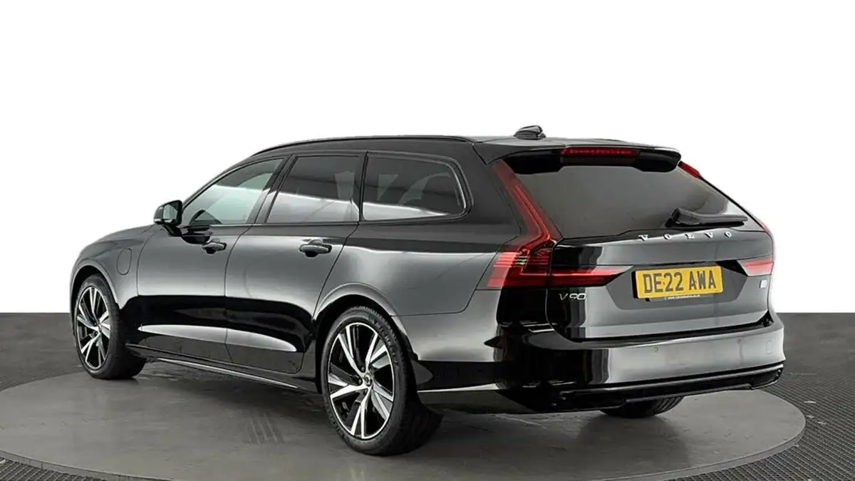 2022-volvo-v90-20-t6-r-design-350bhp-big-5