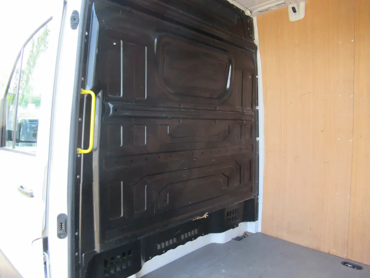 2022-volkswagen-crafter-20tdi-cr35-mwb-trendline-102pseu6d-big-5