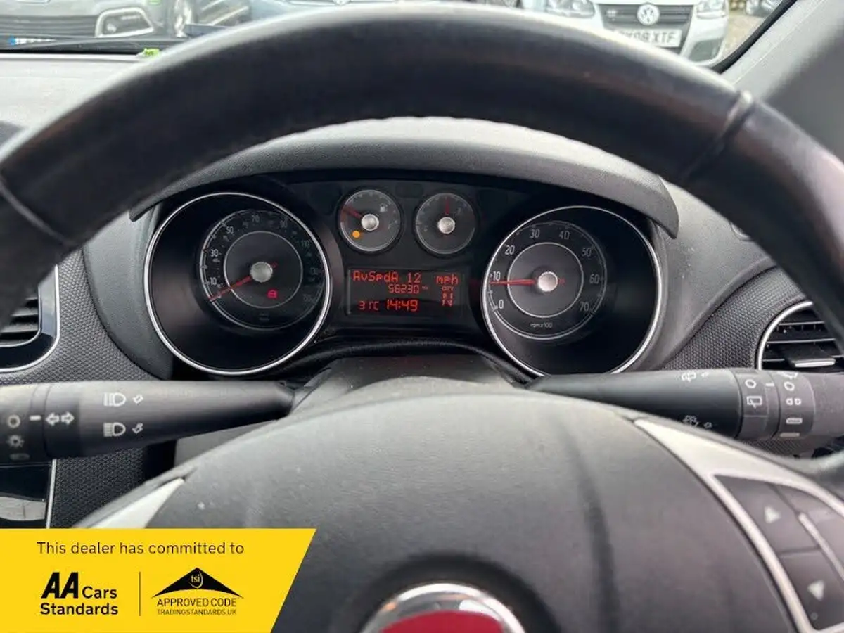 2012-fiat-punto-14-easy-77bhp-5d-dualogic-big-12