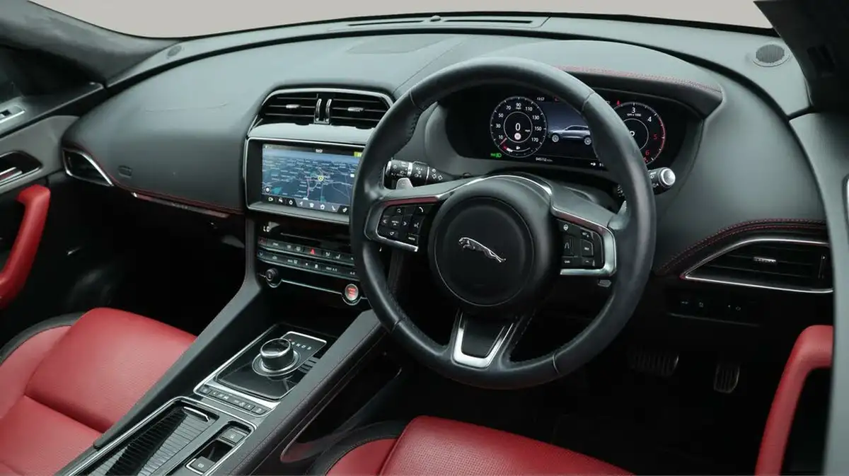 2021-jaguar-f-pace-20-i4d-chequered-flag-180ps-big-9