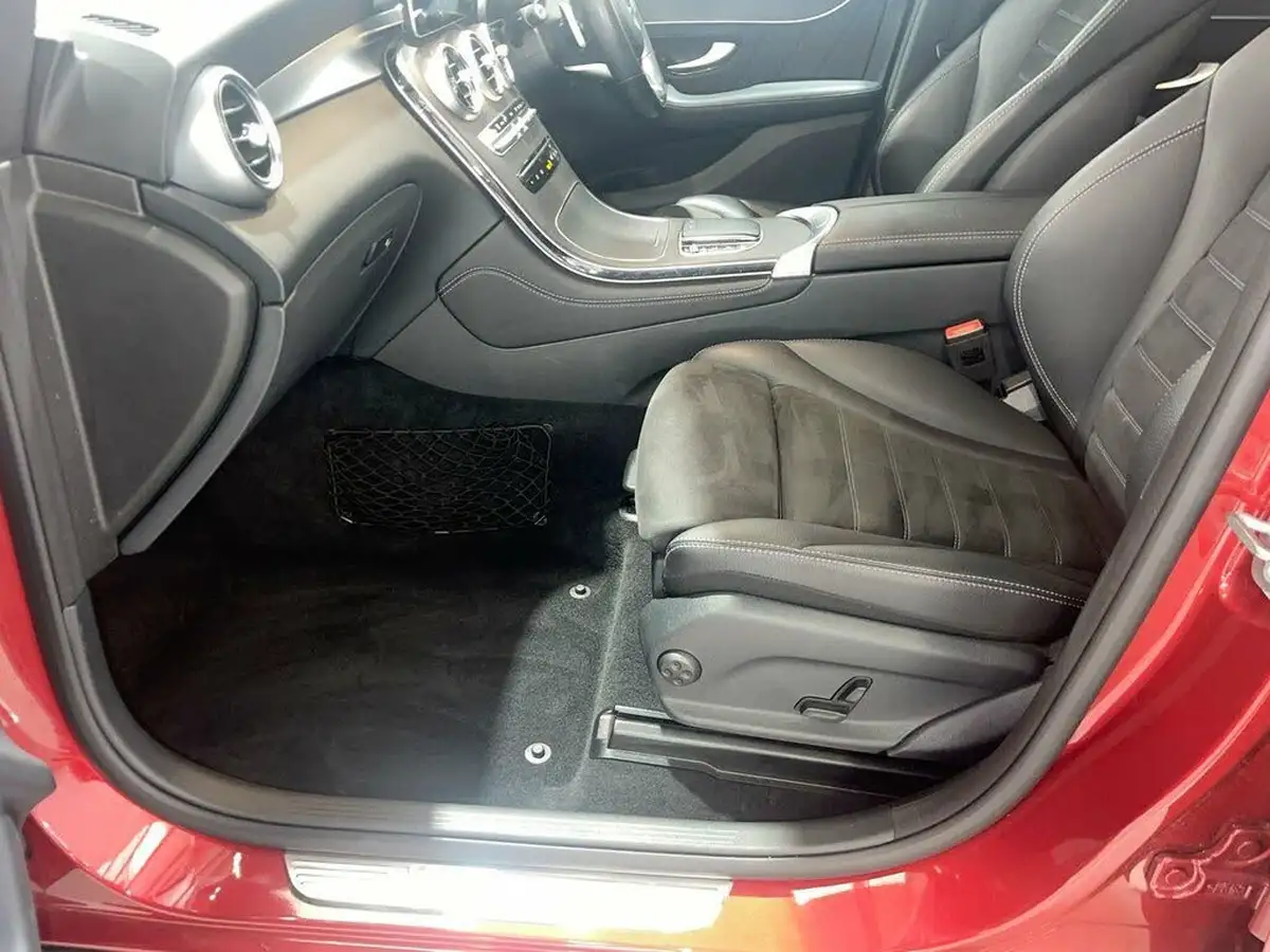 2019-mercedes-benz-glc-class-20d-glc220d-amg-line-station-wagon-5d-4matic-plus-big-15