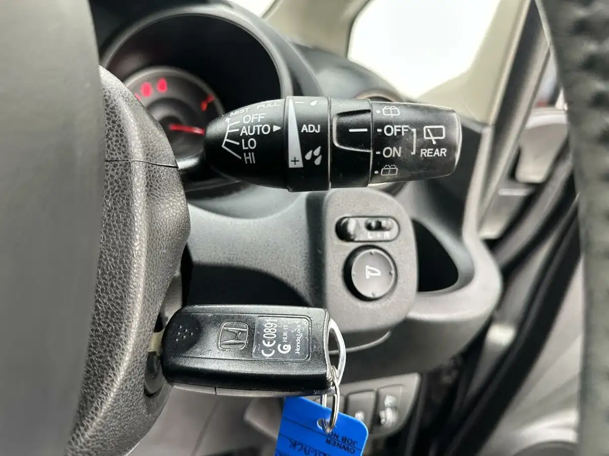 2012-honda-jazz-14-ex-cvt-big-38