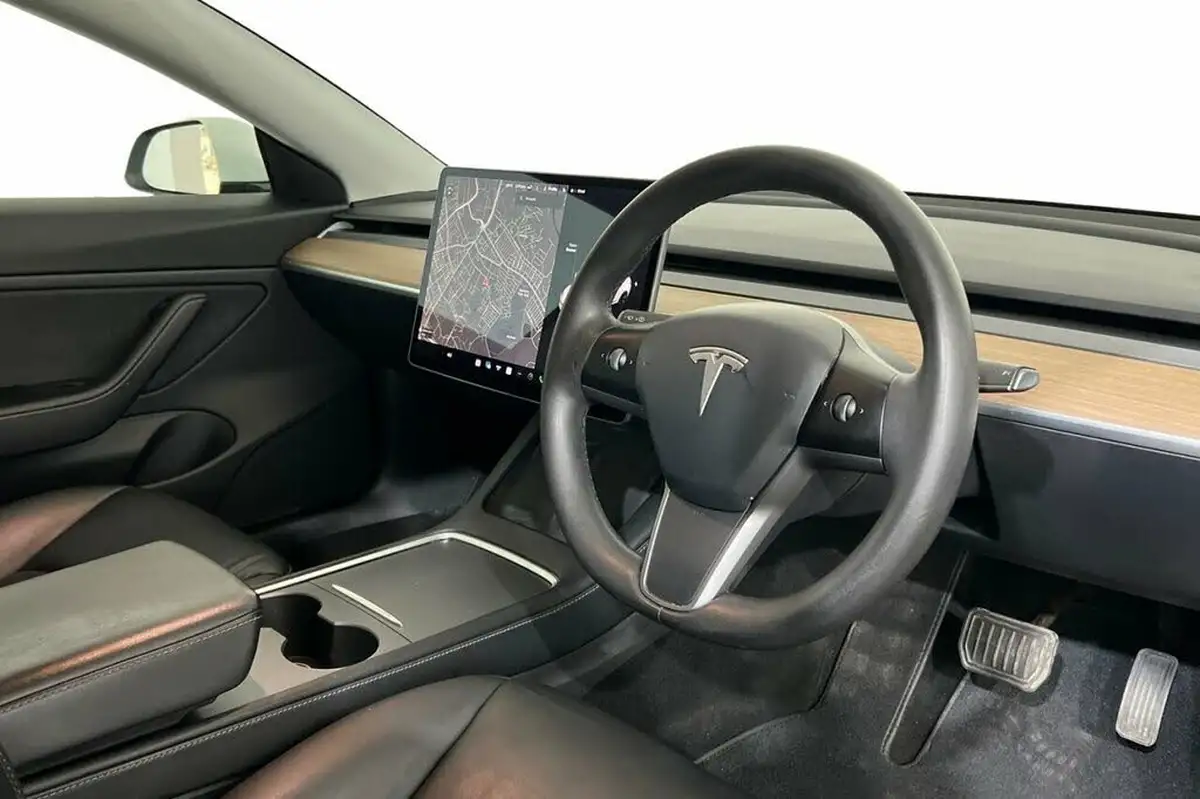 2020-tesla-model-3-e-standard-plus-big-8