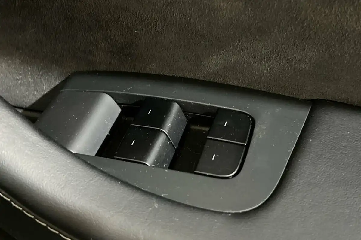 2020-tesla-model-3-e-standard-plus-big-36