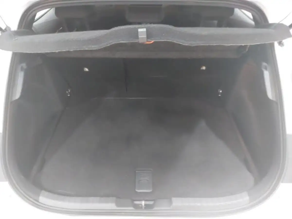 2022-toyota-corolla-20-vvt-i-icon-tech-hatchback-big-7