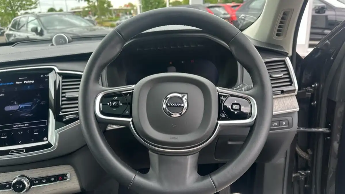 2024-volvo-xc90-20-t8-ultimate-dark-big-9