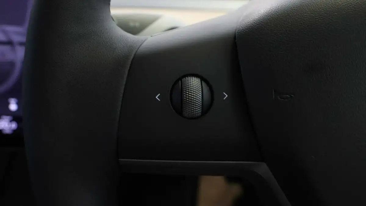 2022-tesla-model-3-e-long-range-big-22