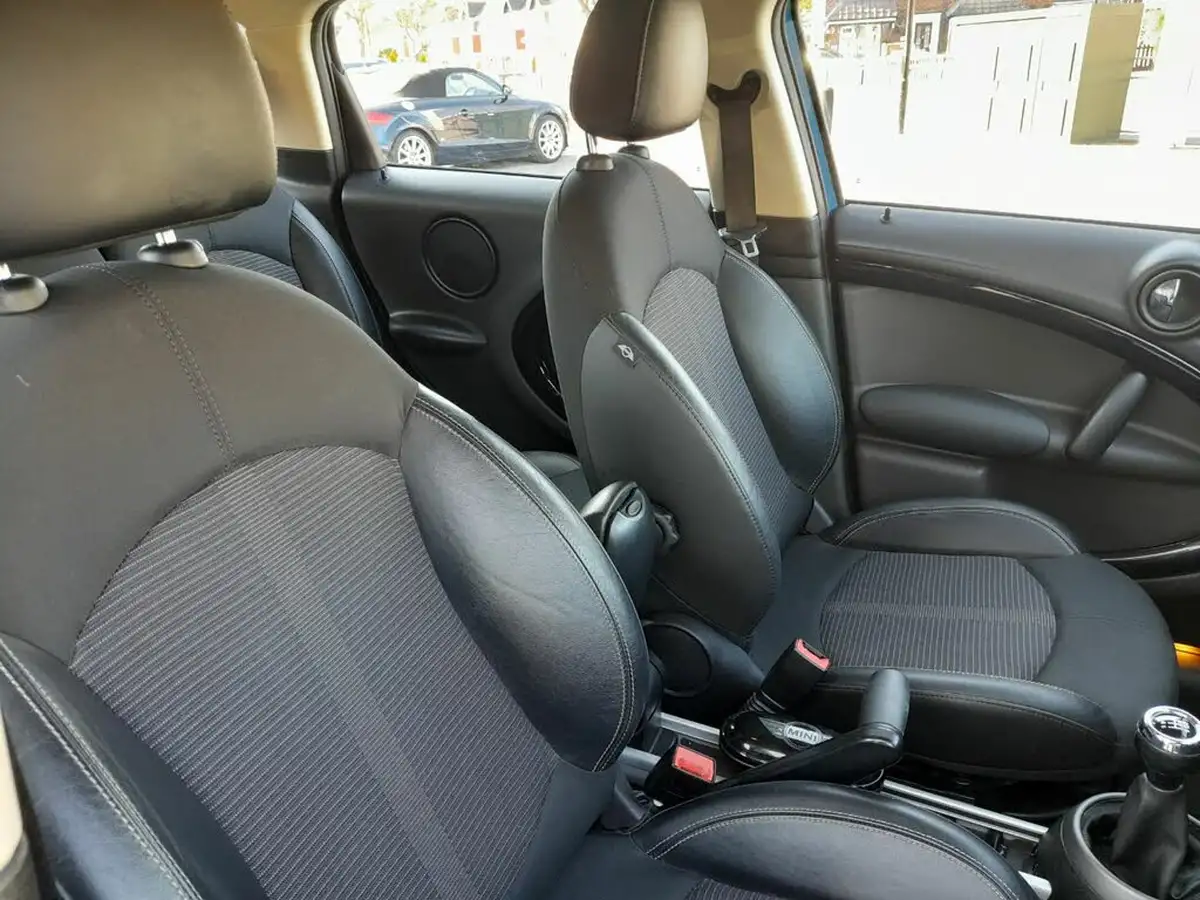 2011-mini-countryman-16-cooper-pepper-big-10