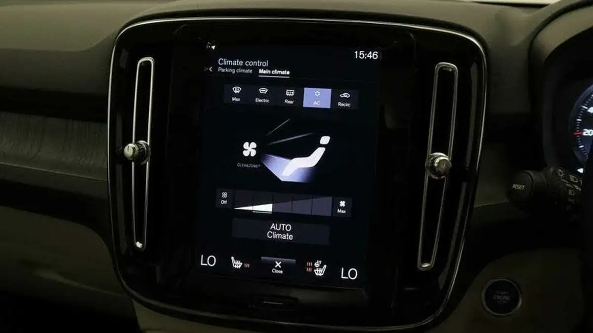2022-volvo-xc40-20-b4-inscription-awd-big-38