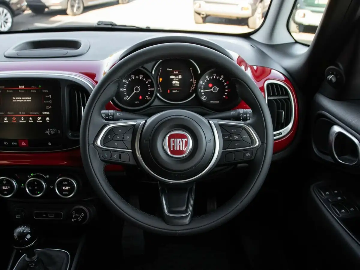 2018-fiat-500l-14-cross-big-20