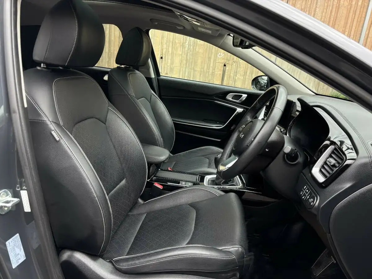 2022-kia-xceed-15-t-gdi-4-big-12