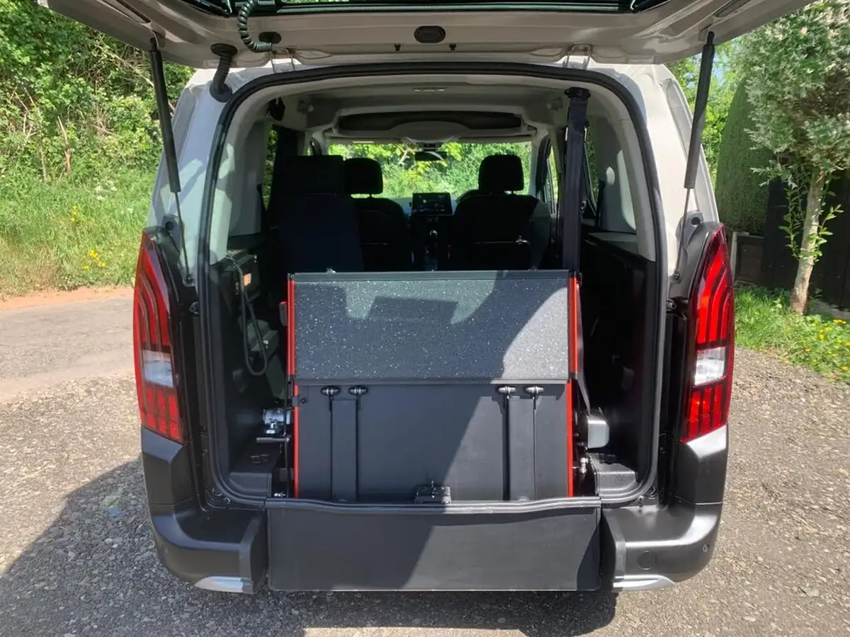 2019-peugeot-rifter-15-bluehdi-allure-100bhp-standard-big-10