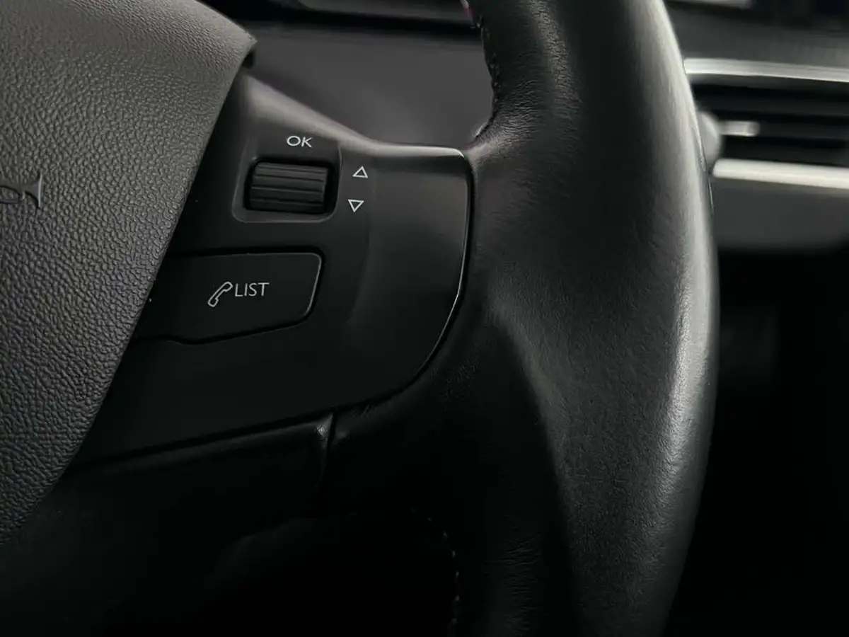 2019-peugeot-208-12-puretech-tech-edition-82bhp-big-19