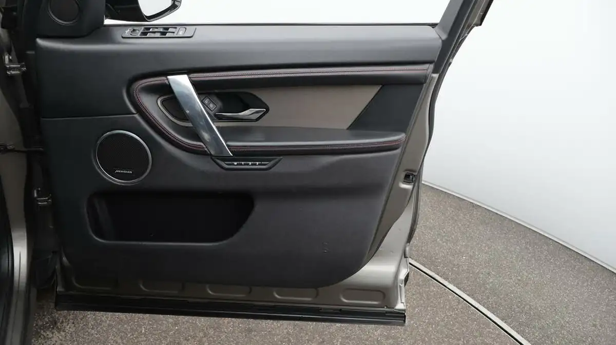 2020-land-rover-discovery-sport-20-p250-r-dynamic-hse-big-15