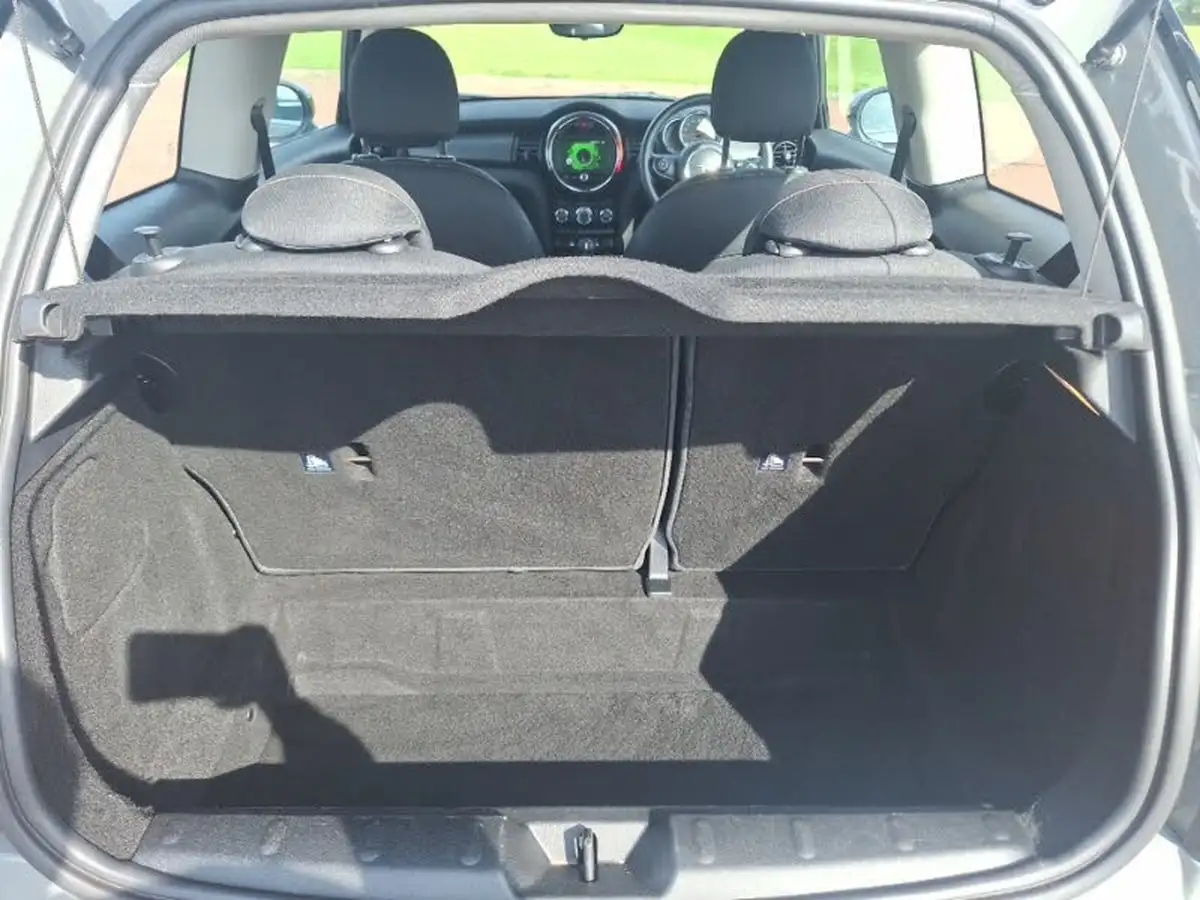 2020-mini-cooper-15-cooper-classic-nav-hatchback-3d-big-7