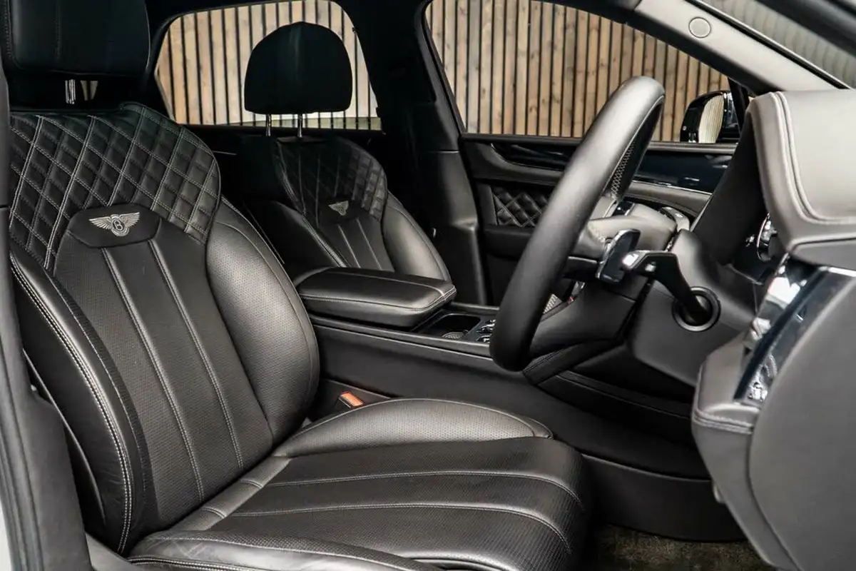 2021-bentley-bentayga-40-v8-big-6