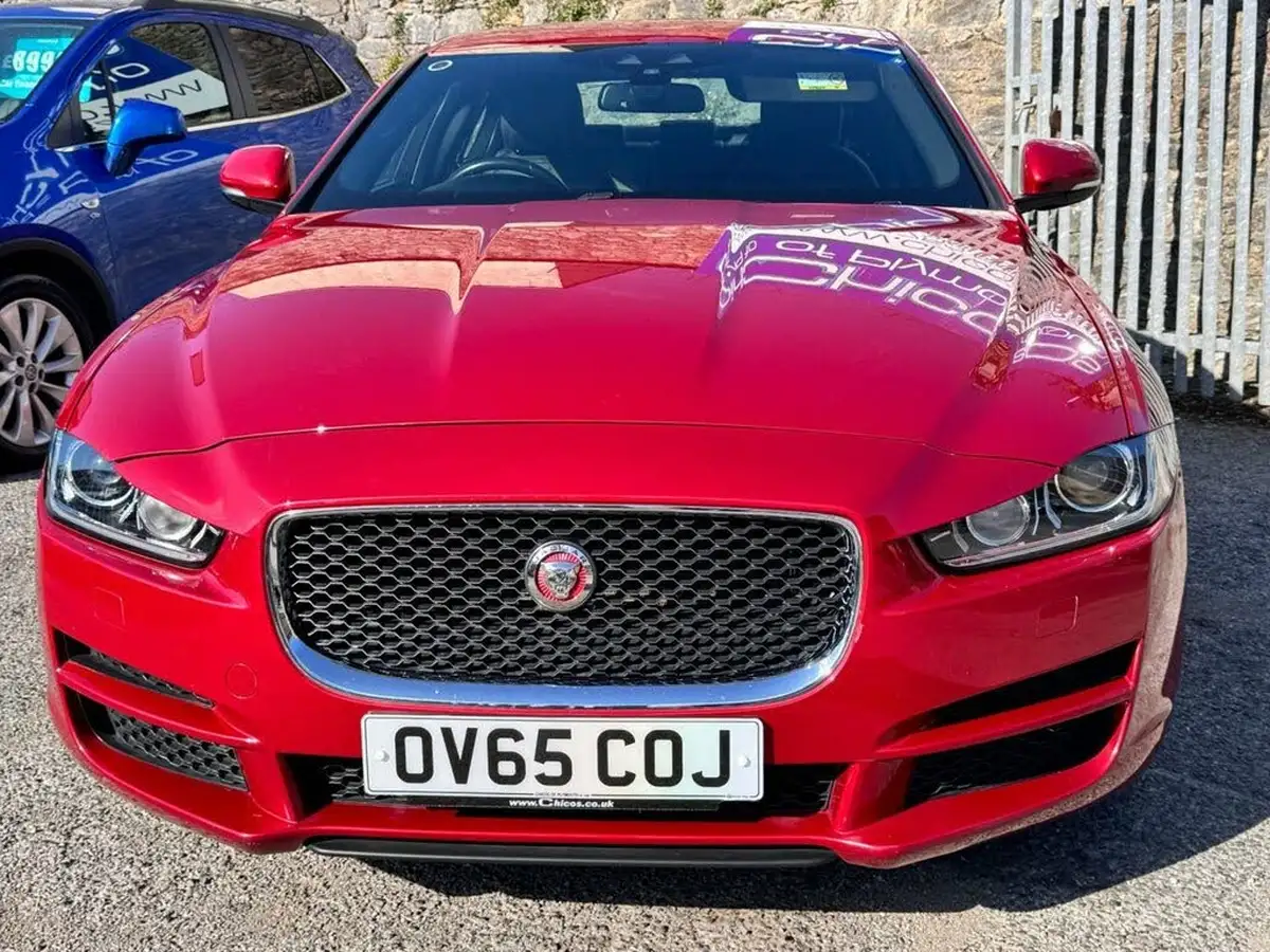 2015-jaguar-xe-20-prestige-big-2