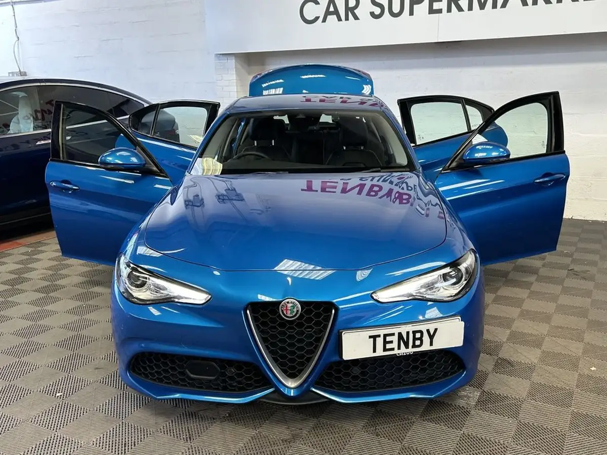 2018-alfa-romeo-giulia-20-veloce-big-11