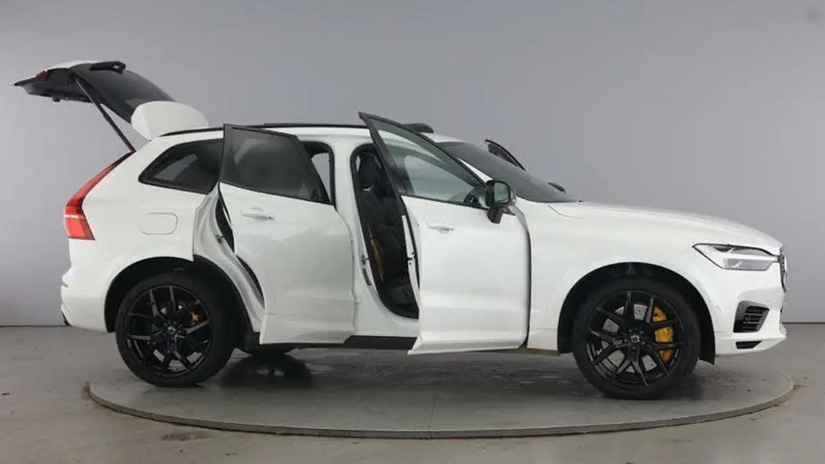 2021-volvo-xc60-20-t8-polestar-engineered-405bhp-twin-engine-big-9