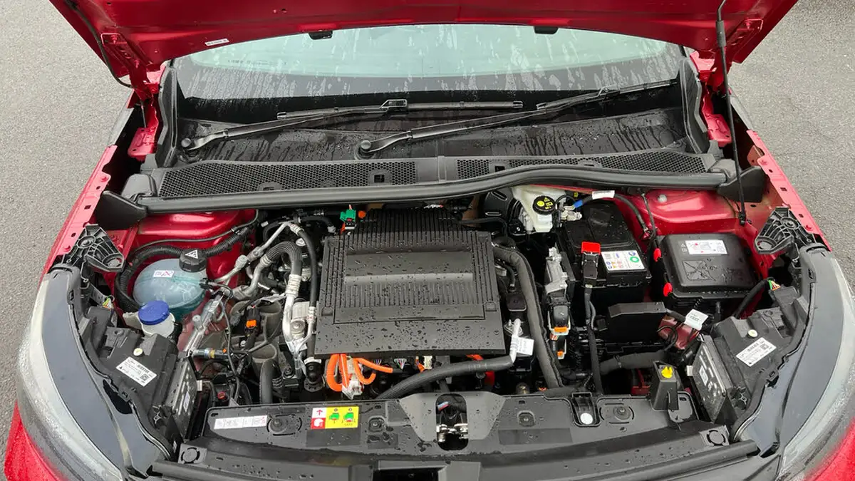 2024-peugeot-2008-suv-e-gt-136ps-50kwh-big-17