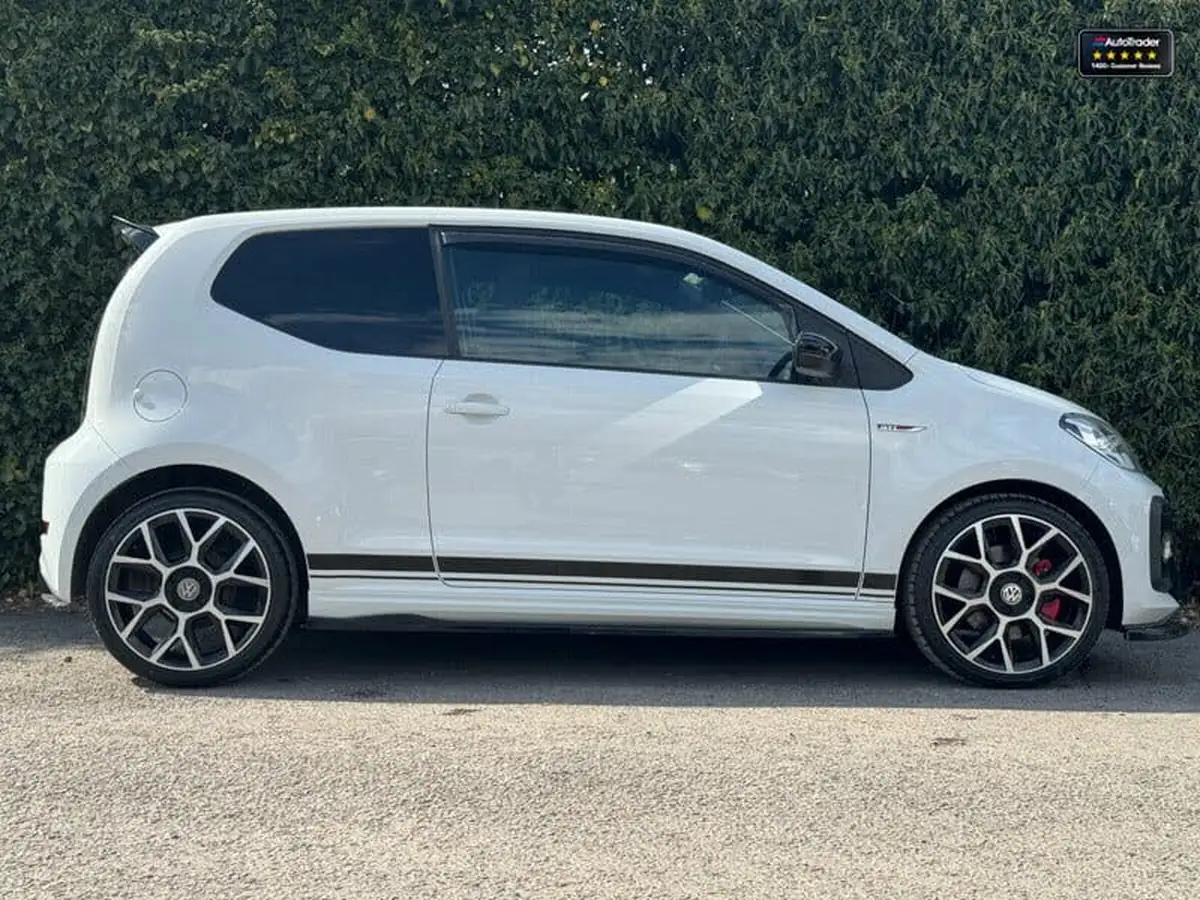 2020-volkswagen-up-10-gti-3d-big-3