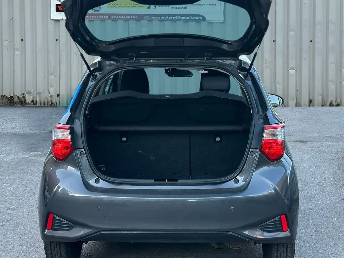 2019-toyota-yaris-15-vvt-i-icon-tech-98bhp-hybrid-1497cc-e-cvt-big-36